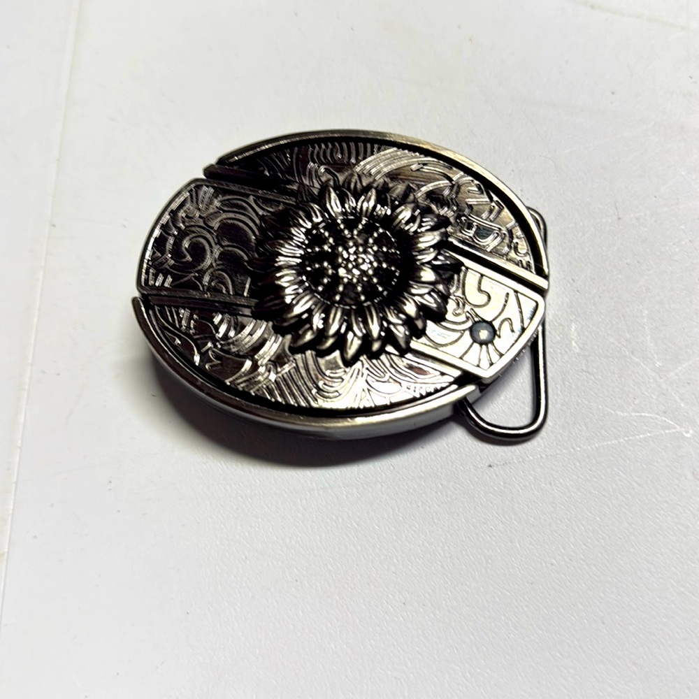 Sunflower Belt Buckle pewter NWOT